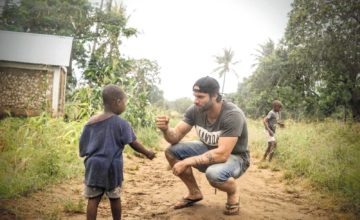 Robin Hertscheck baut Selbstversorgerdorf in Kenia